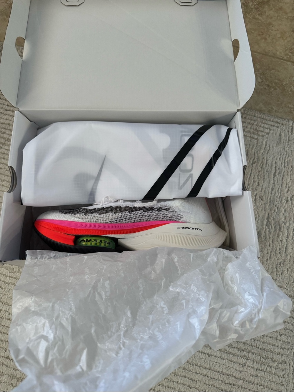 Nike White Pink and Black Women's Athletic Running Shoe - Picture 6 of 6